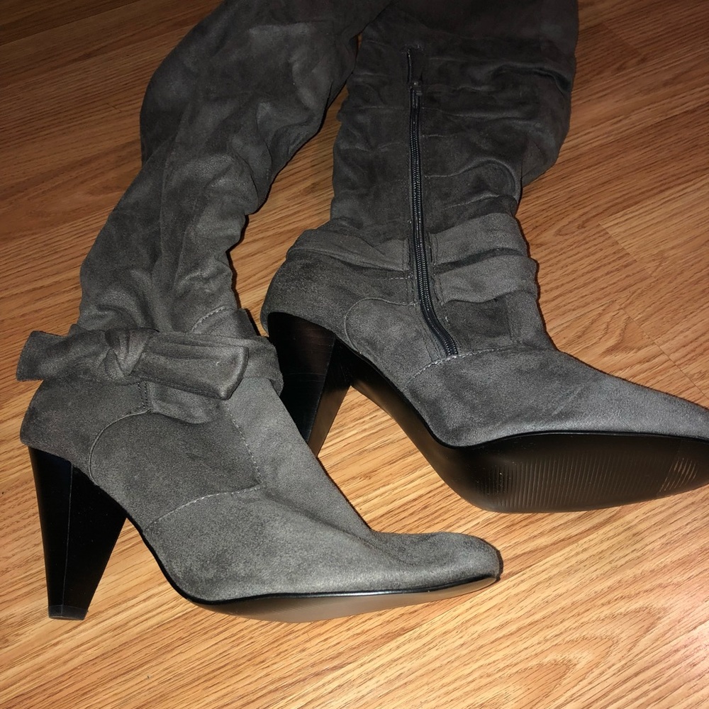 Knee boots - Picture 3 of 5